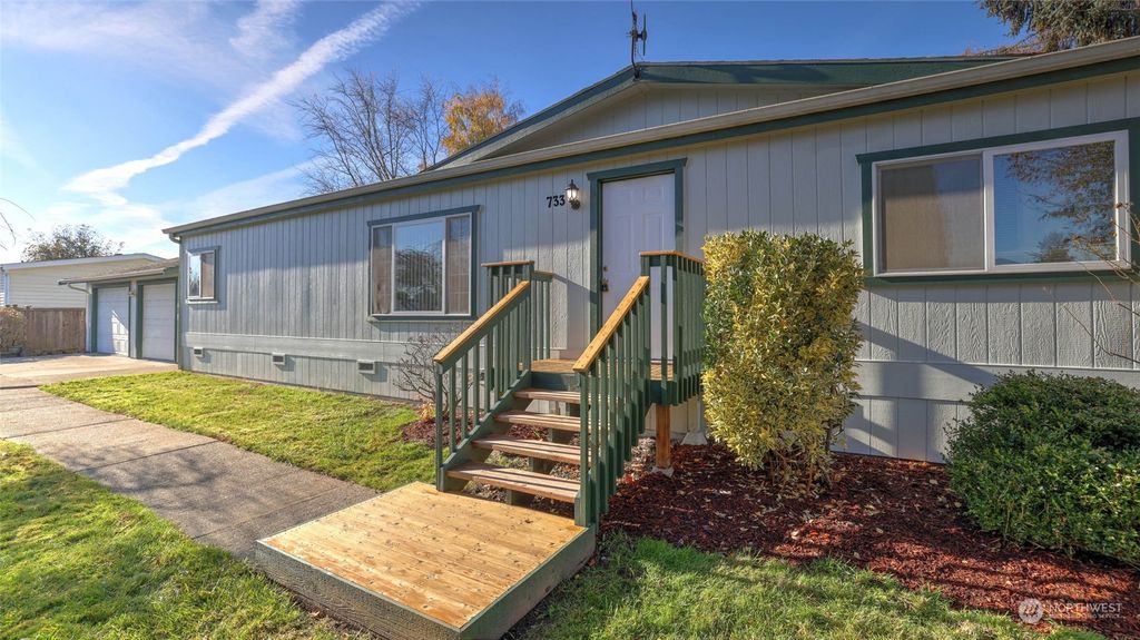 Photo of 733 Algona Boulevard N, Algona, WA 98001 (MLS # 2170761)