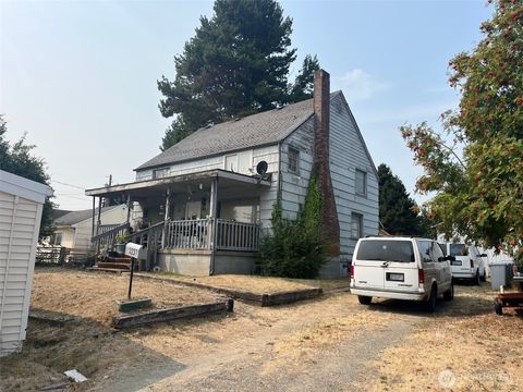 Photo of 3237 Perry Avenue NE, Bremerton, WA 98310 (MLS # 2431535)