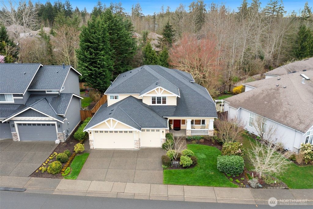 Photo of 209 239th Way SE, Sammamish, WA 98074 (MLS # 2348461)