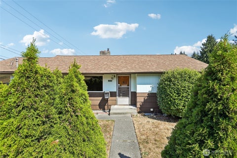 Photo of 13004 Ambaum Boulevard SW, Burien, WA 98146 (MLS # 2572226)
