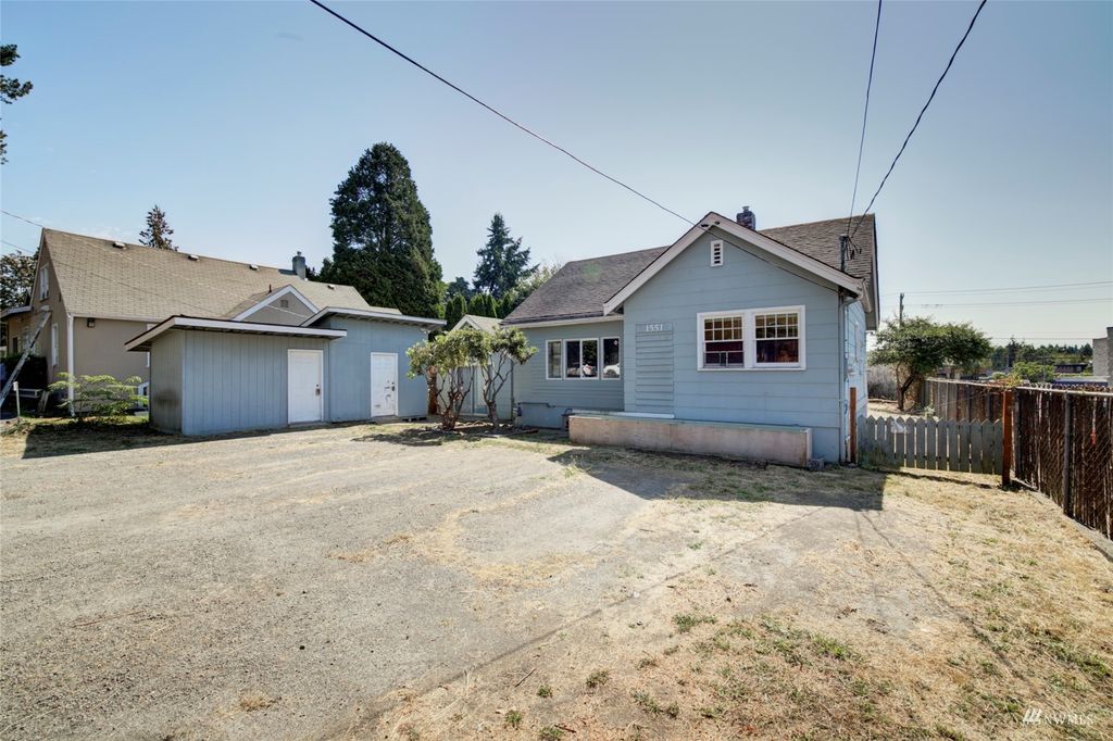 Photo of 1551 NE 146th Street, Shoreline, WA 98155 (MLS # 1990082)