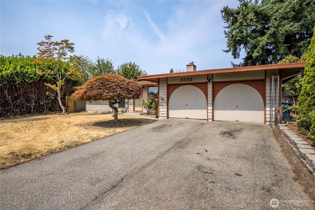 Photo of 3232 S 256th Street, Kent, WA 98032 (MLS # 2416714)