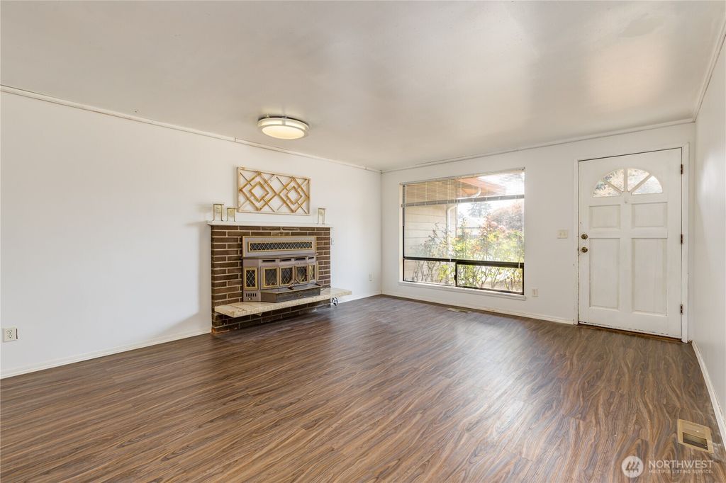 Photo of 3232 S 256th Street, Kent, WA 98032 (MLS # 2416714)