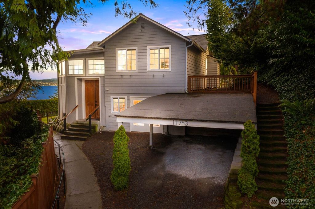 Photo of 11753 Lakeside Avenue NE, Seattle, WA 98125 (MLS # 2495178)