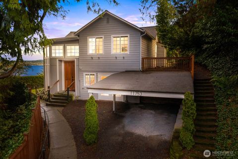 11753 Lakeside Avenue NE Seattle WA 98125