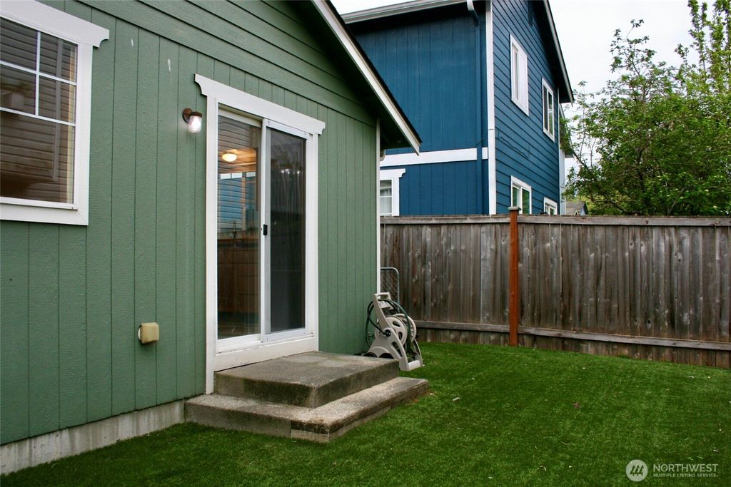 Photo of 6412 79th Place NE, Marysville, WA 98270 (MLS # 2515107)