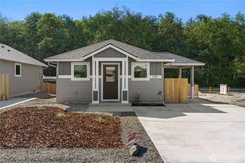 Photo of 119 7th Street SW, Long Beach, WA 98631 (MLS # 2315198)