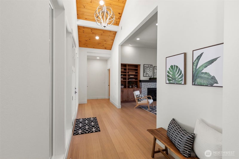 1520 West Valley
