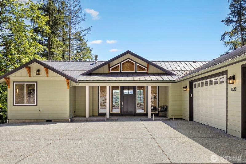1520 West Valley