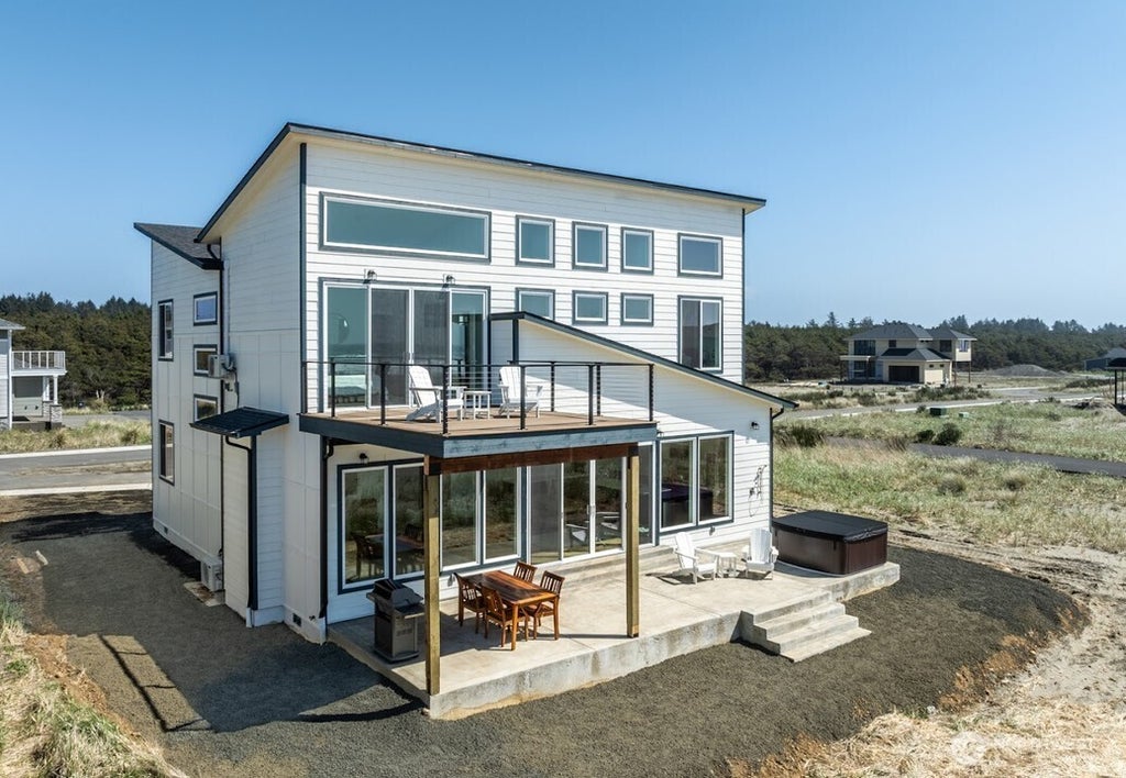 Photo of 1405 S Cohasset Crest CRST, Westport, WA 98595 (MLS # 2576152)