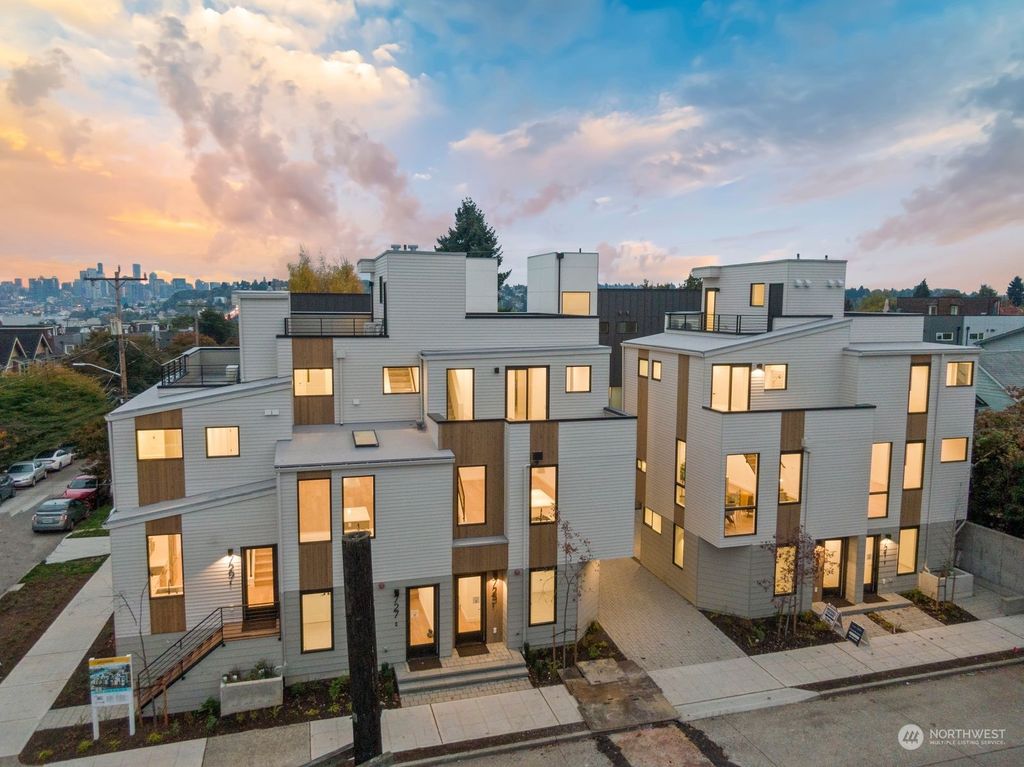 Photo of 725 N Motor Place, Seattle, WA 98103 (MLS # 2173706)