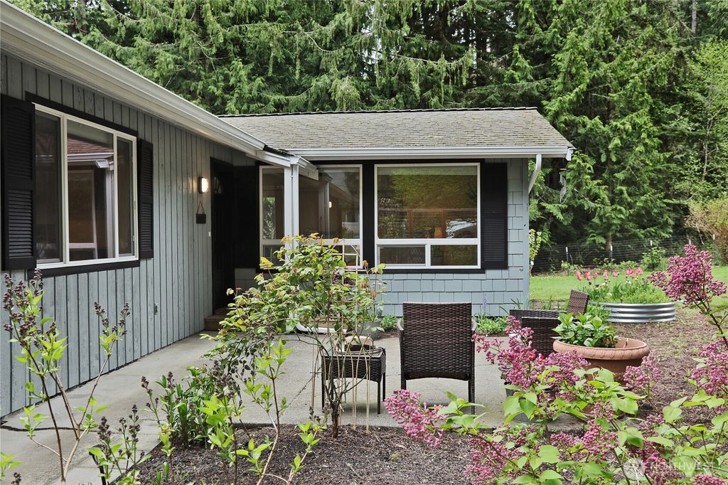 Photo of 4148 Timberline Road, Clinton, WA 98236 (MLS # 2514042)