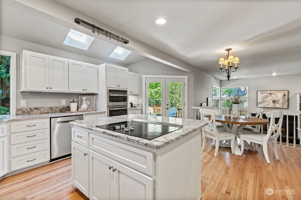Photo of 17702 NE 104th Way, Redmond, WA 98052 (MLS # 2146031)