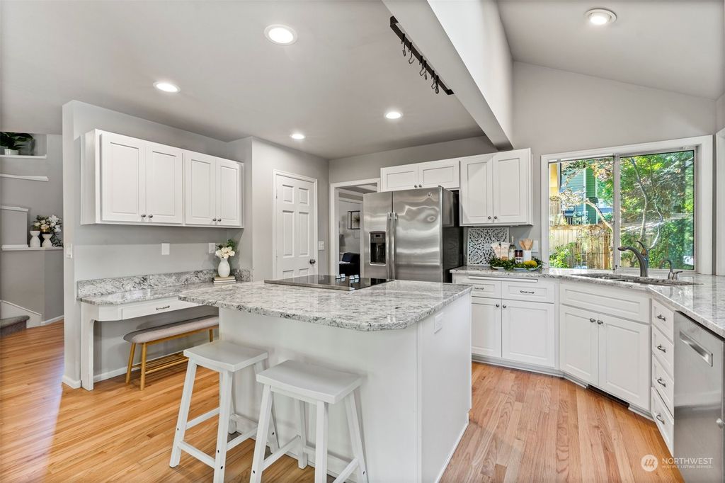 Photo of 17702 NE 104th Way, Redmond, WA 98052 (MLS # 2146031)