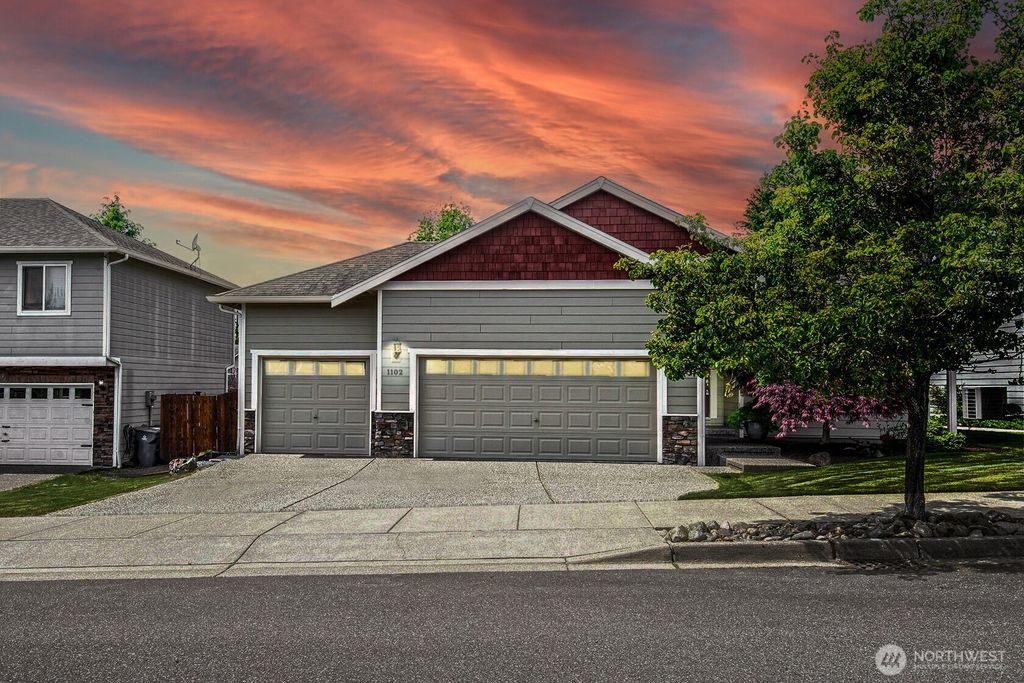 Photo of 1102 Alger Place, Snohomish, WA 98290 (MLS # 2371243)