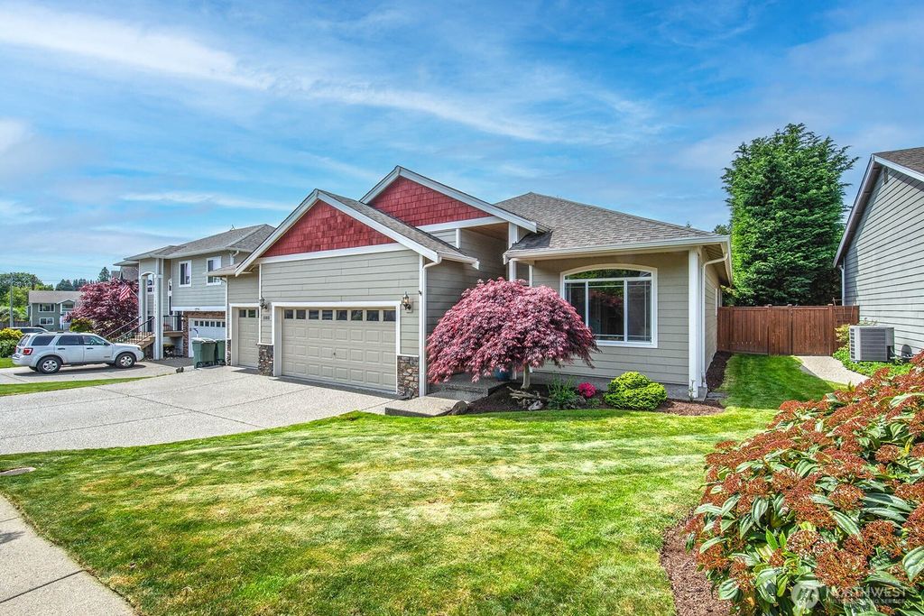 Photo of 1102 Alger Place, Snohomish, WA 98290 (MLS # 2371243)