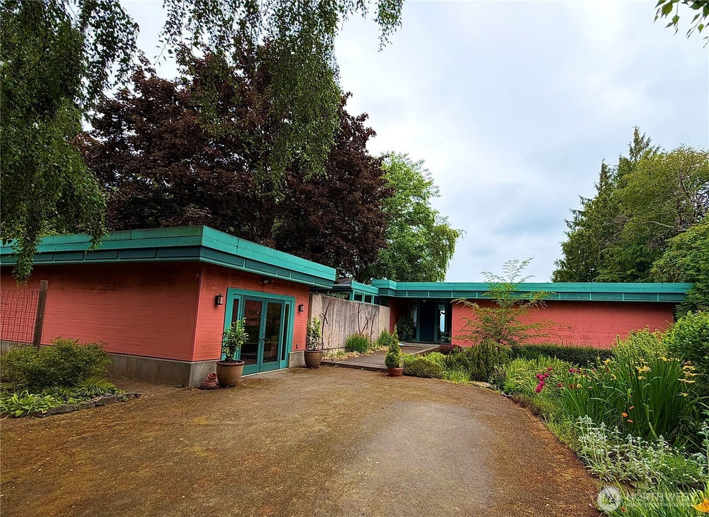 Photo of 10710 SW Cowan Road, Vashon, WA 98070 (MLS # 2536485)