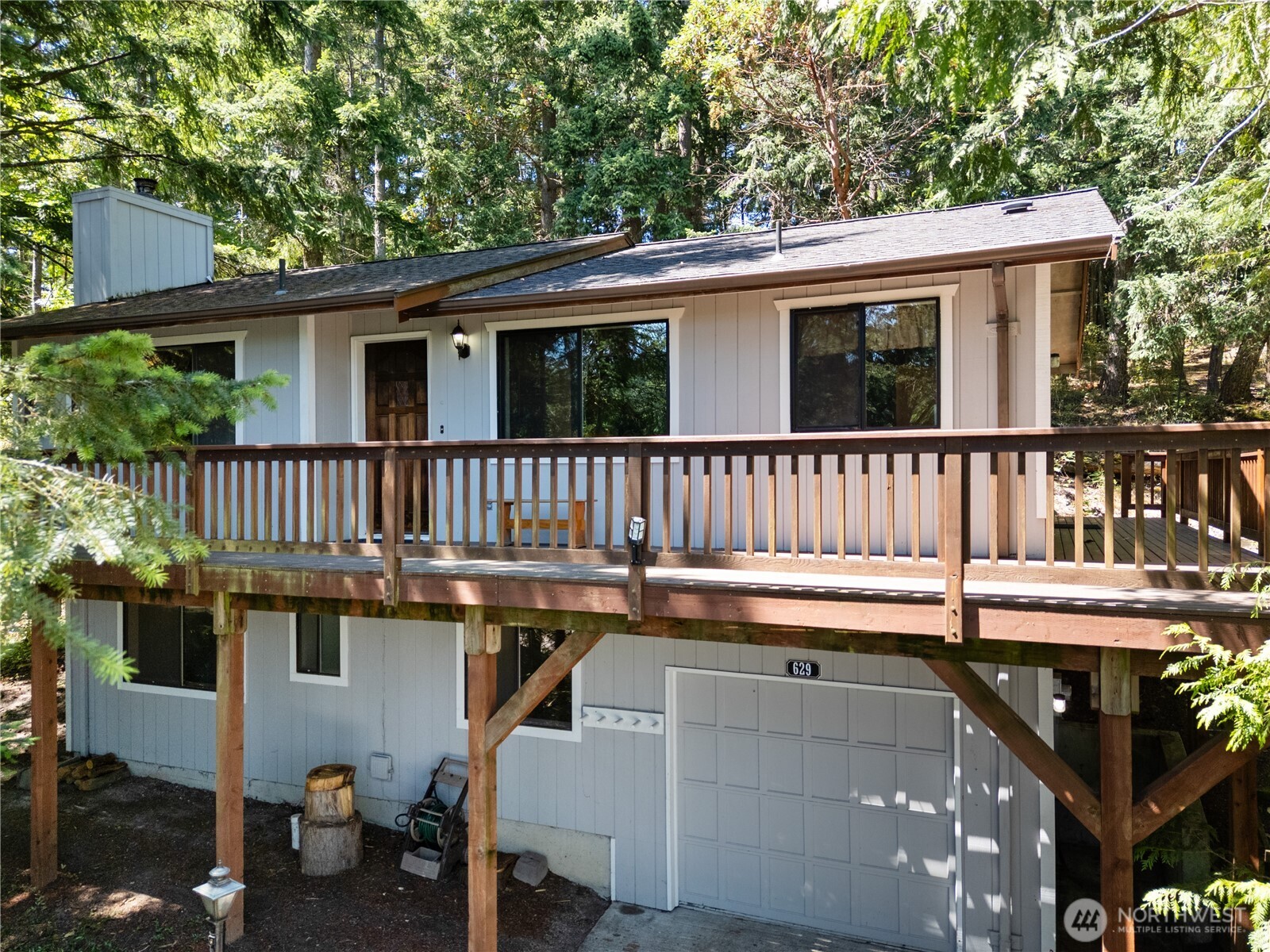 629 Shushwap Lane