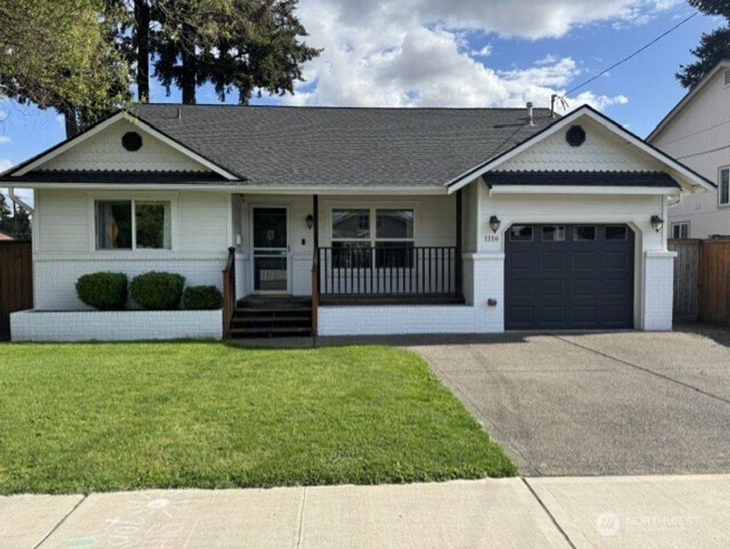 Photo of 1116 Park Street, Sumner, WA 98390 (MLS # 2524406)