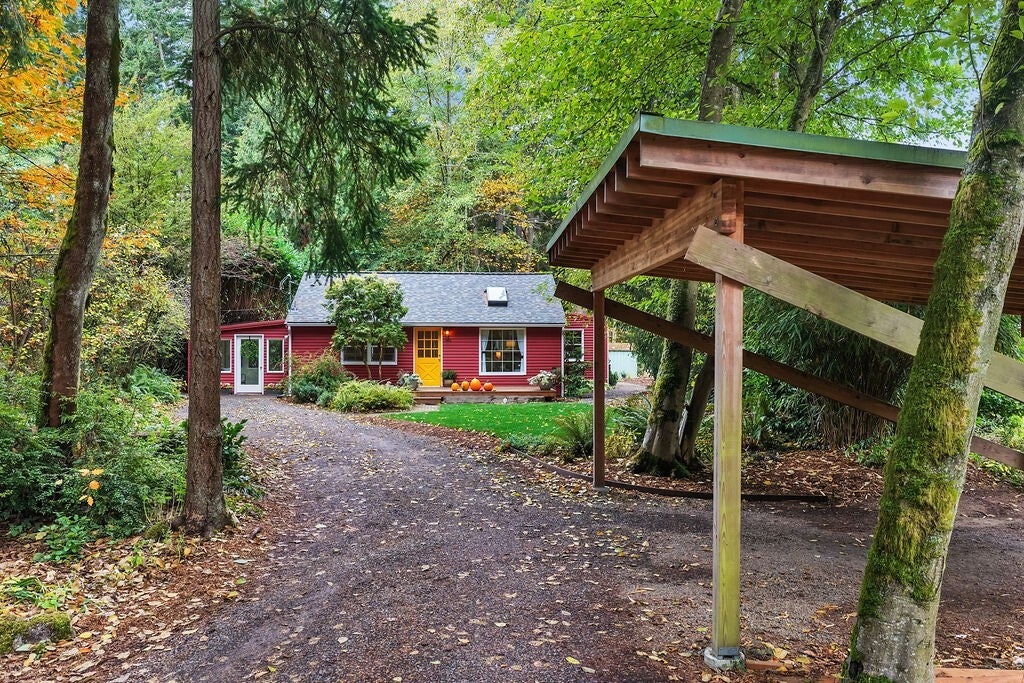 Photo of 12059 N Madison Avenue NE, Bainbridge Island, WA 98110 (MLS # 2593834)