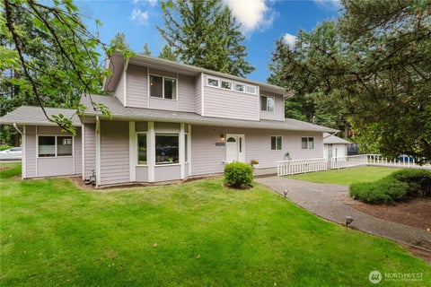 Photo of 8706 NE 135th Place, Kirkland, WA 98034 (MLS # 2552176)