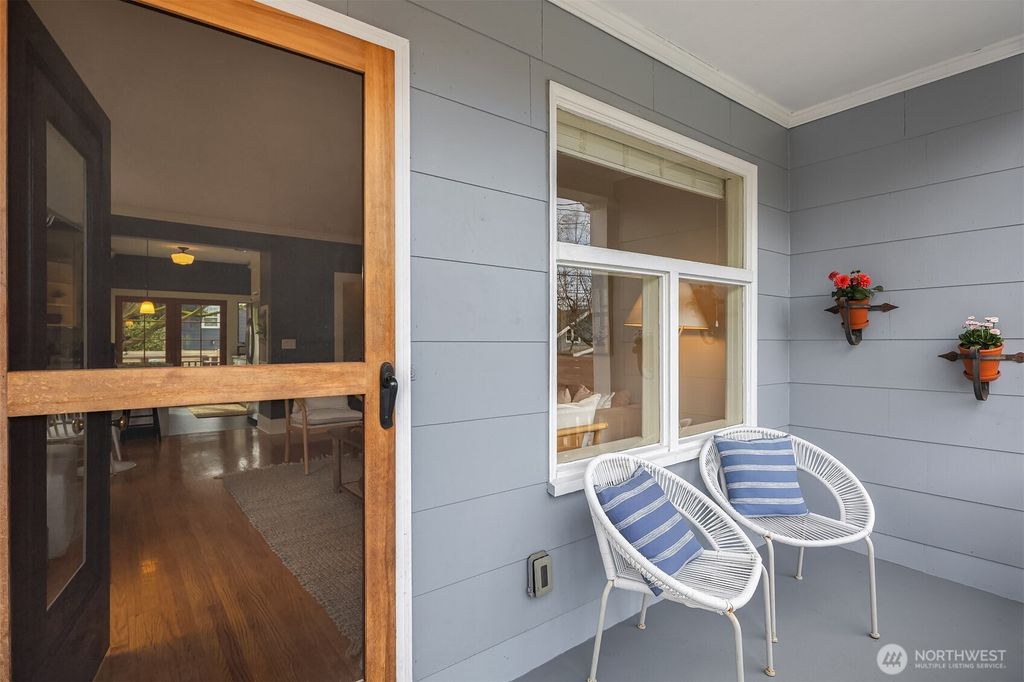 Photo of 149 NE 52nd St St, Seattle, WA 98105 (MLS # 2356693)