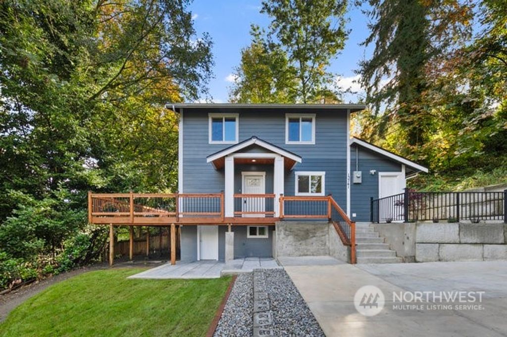 Photo of 13741 Macadam Road S, Tukwila, WA 98168 (MLS # 2304869)