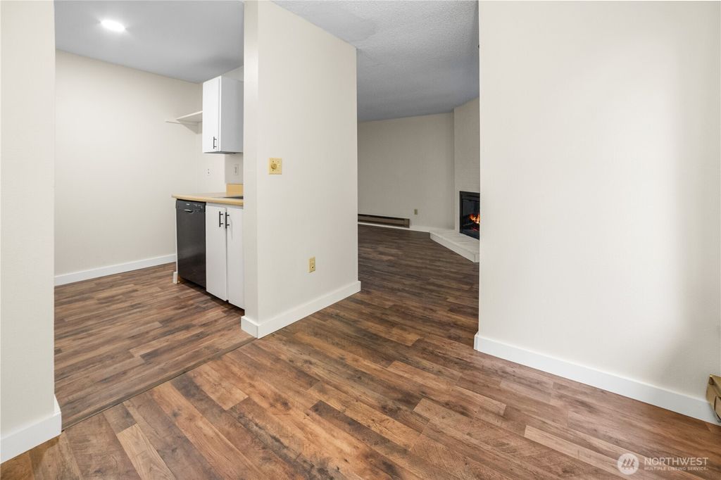 Photo of 17516 149th Avenue SE #G9, Renton, WA 98058 (MLS # 2445464)