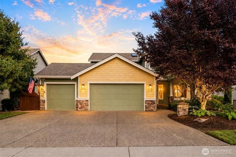 Photo of 2915 219th Avenue E, Lake Tapps, WA 98391 (MLS # 2562205)