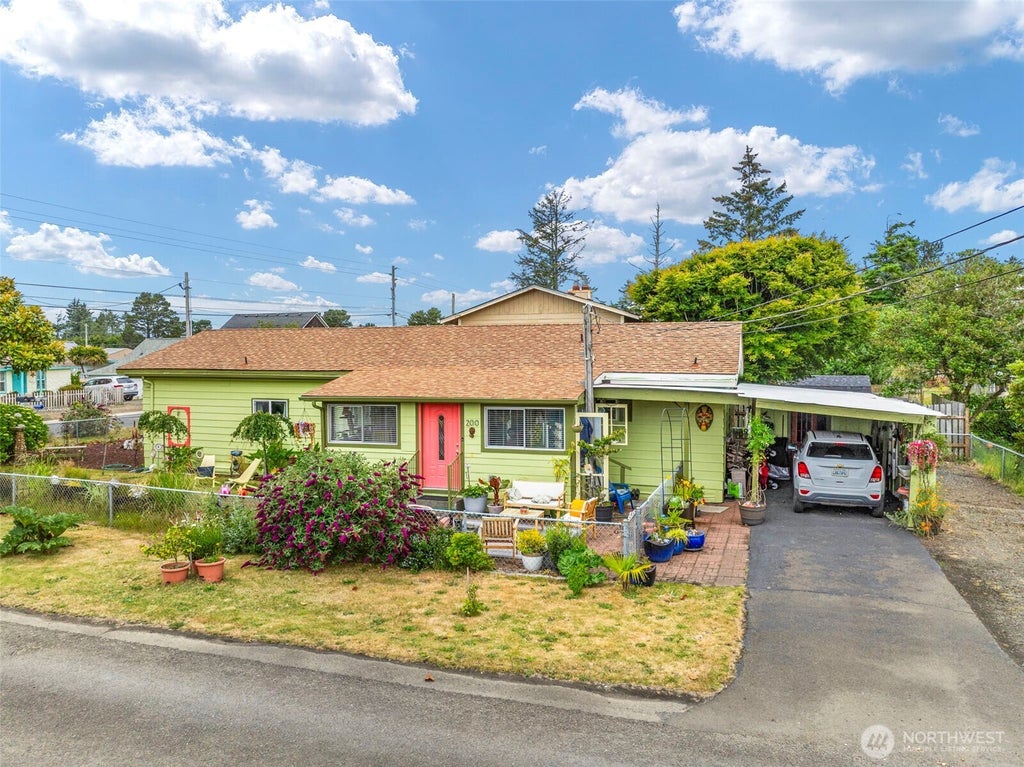 Photo of 200 17th Street SE, Long Beach, WA 98631 (MLS # 2548498)