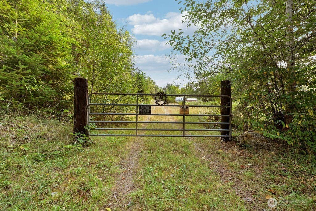 Photo of 308766 Highway 101, Brinnon, WA 98320 (MLS # 2569781)