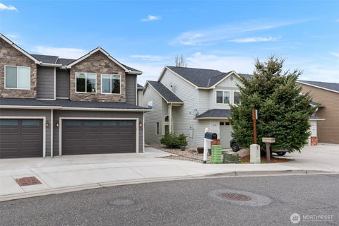 Photo of 1032 Corum Circle, East Wenatchee, WA 98802 (MLS # 2549723)