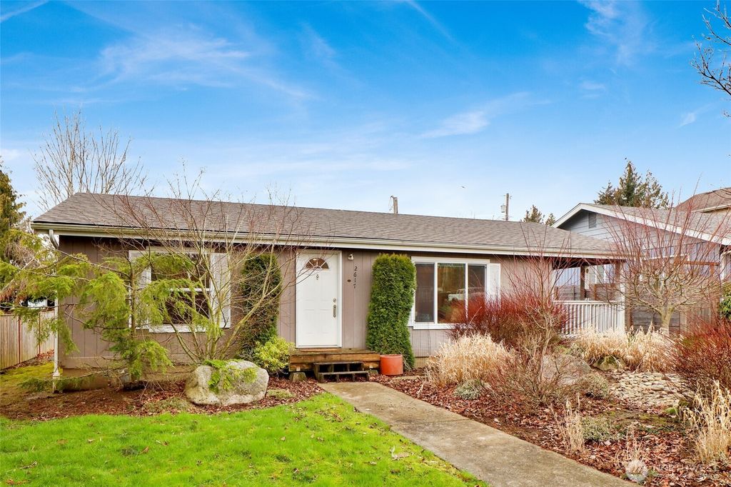 Photo of 2617 Pacific Street, Bellingham, WA 98226 (MLS # 2482639)