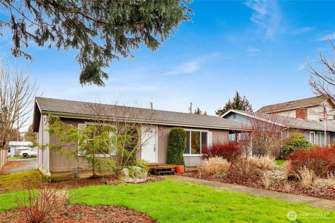 Photo of 2617 Pacific Street, Bellingham, WA 98226 (MLS # 2482639)