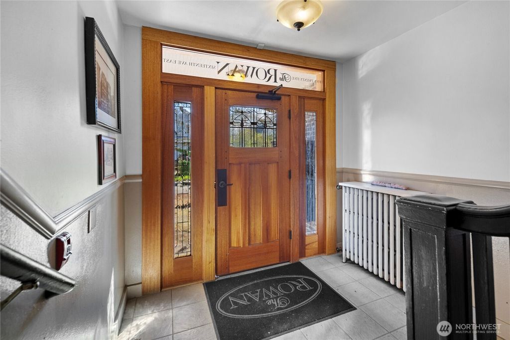 Photo of 525 16th Avenue E #201, Seattle, WA 98112 (MLS # 2348739)