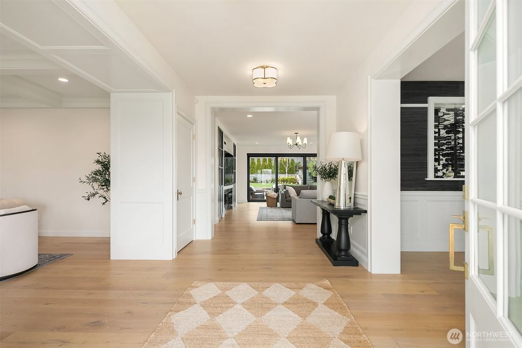 Photo of 5721 65th Avenue NE, Seattle, WA 98105 (MLS # 2491291)