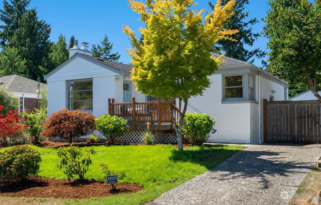 Photo of 13123 Palatine Avenue N, Seattle, WA 98133 (MLS # 2144234)