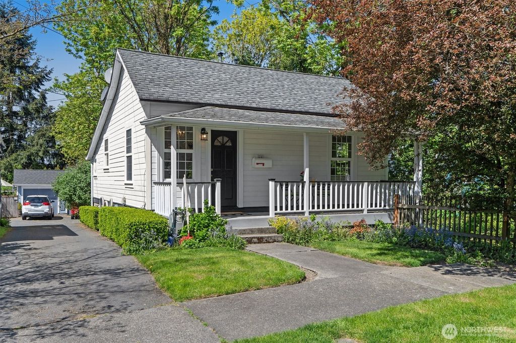 Photo of 60 Cedar Avenue, Snohomish, WA 98290 (MLS # 2516895)