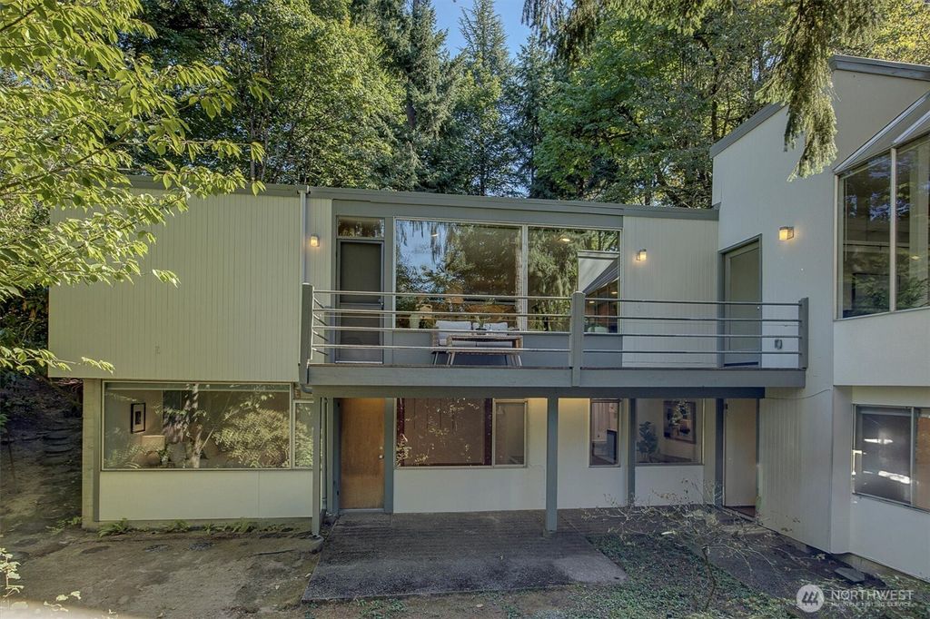 Photo of 4230 W Mercer Way, Mercer Island, WA 98040 (MLS # 2430468)