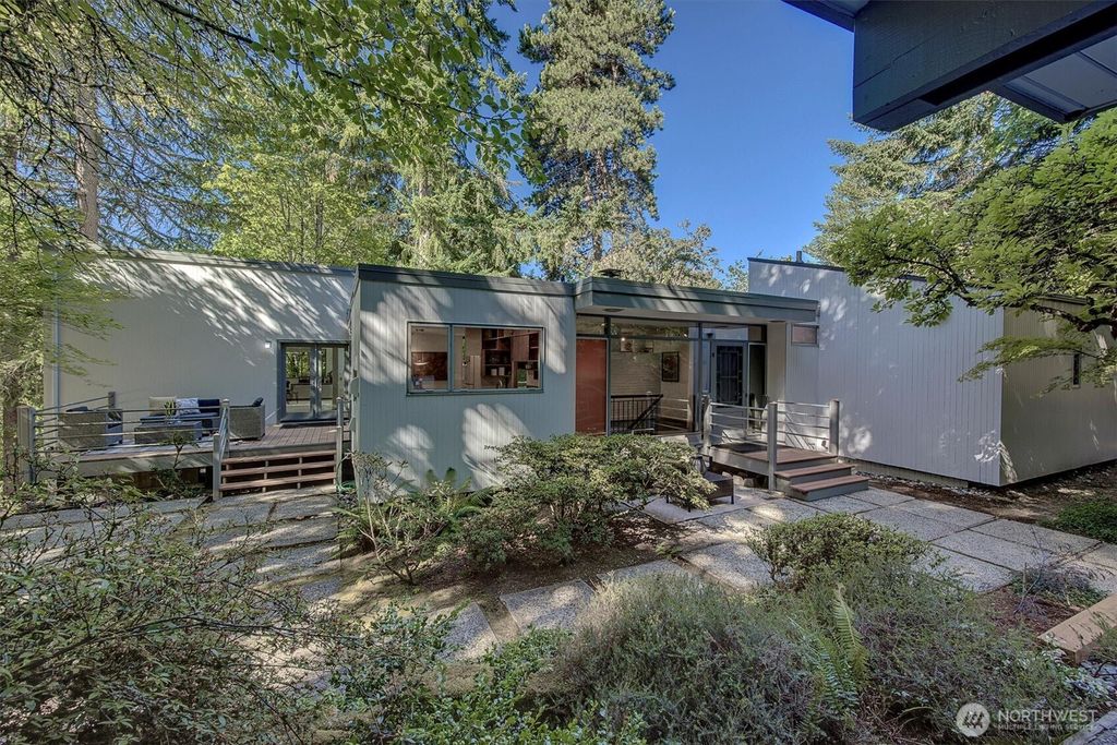 Photo of 4230 W Mercer Way, Mercer Island, WA 98040 (MLS # 2430468)