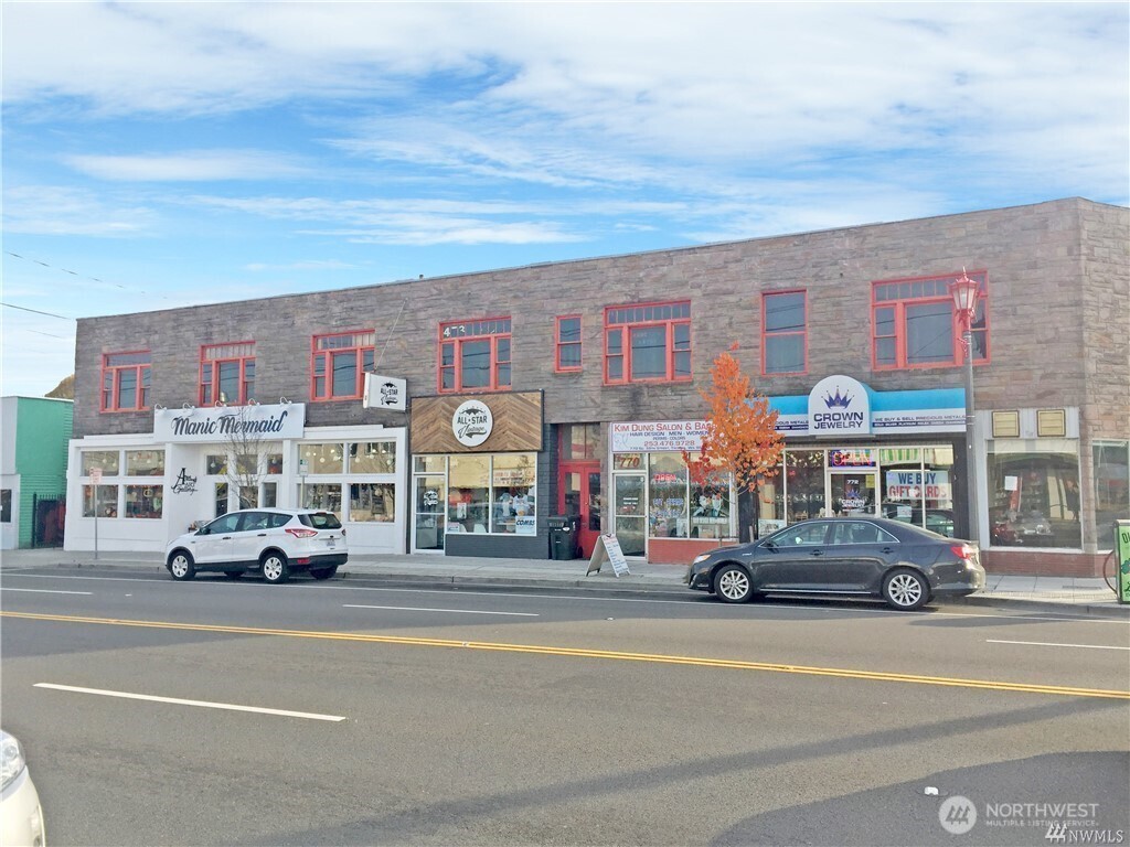 764 S 38th Street