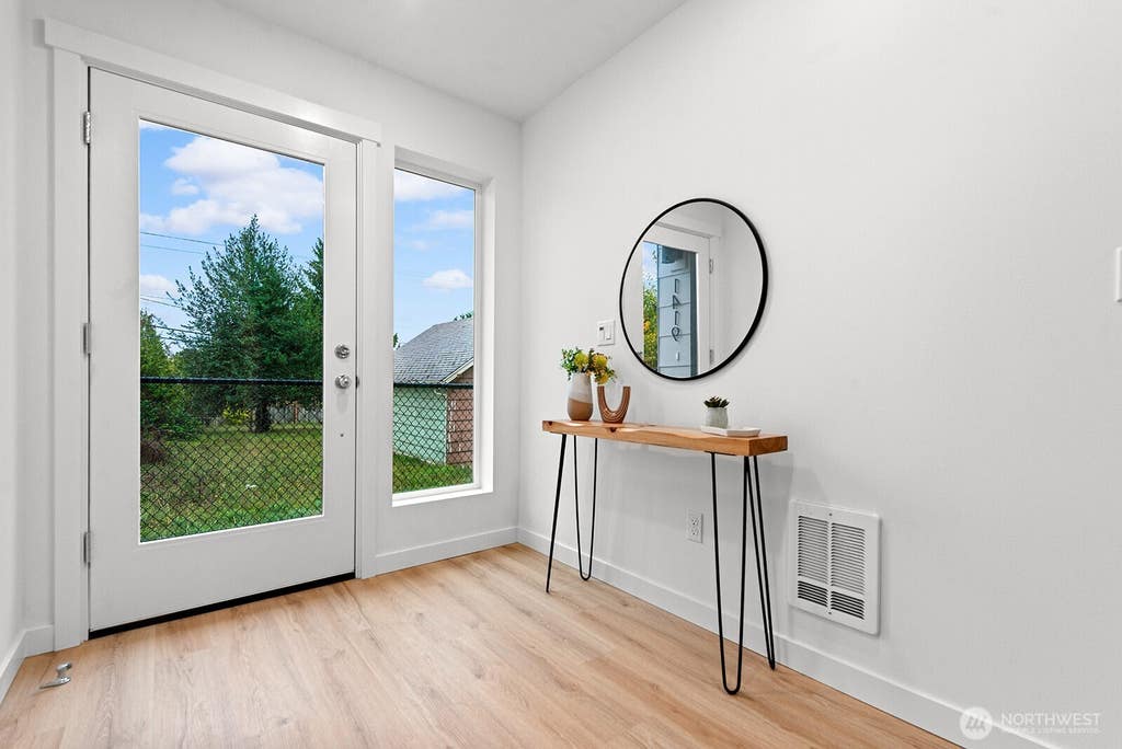 Photo of 1405 SW 111th Lane, Seattle, WA 98164 (MLS # 2570337)