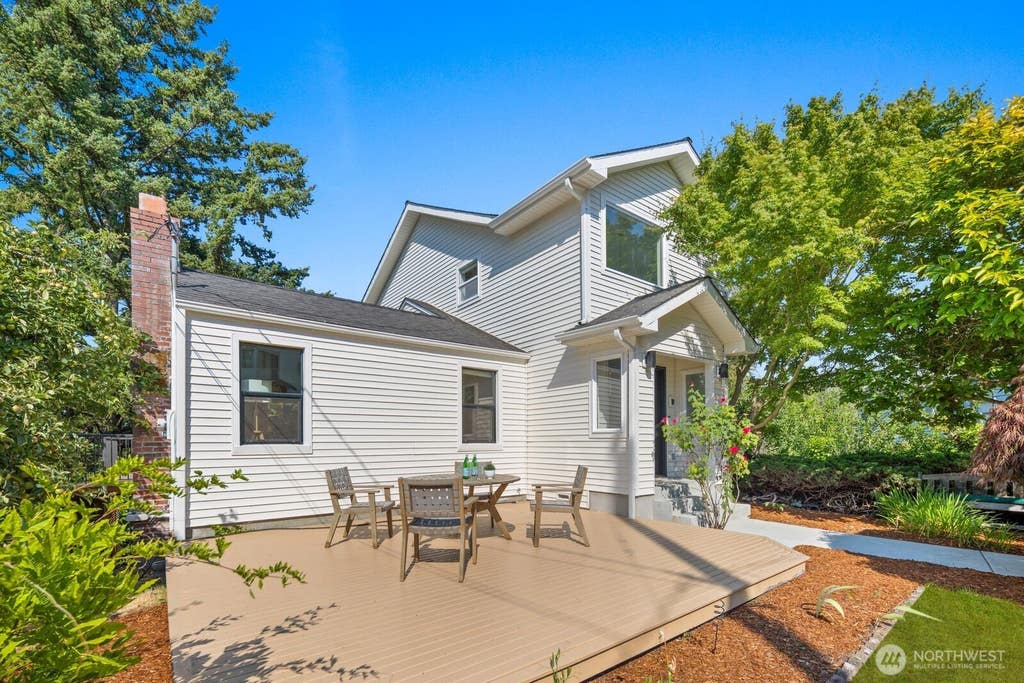 Photo of 3642 37th Avenue W, Seattle, WA 98199 (MLS # 2556906)