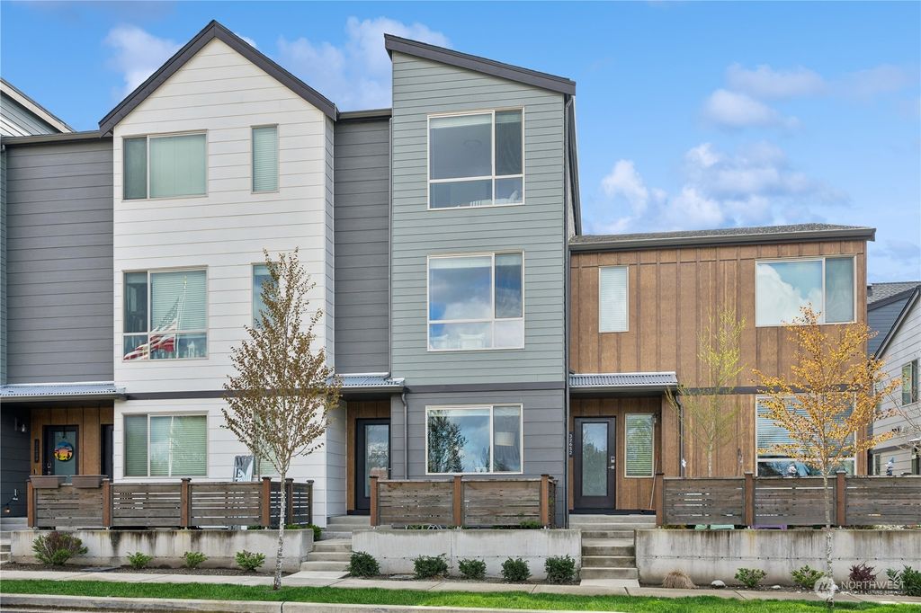 Photo of 32646 Hemlock Avenue SE, Black Diamond, WA 98010 (MLS # 2218195)