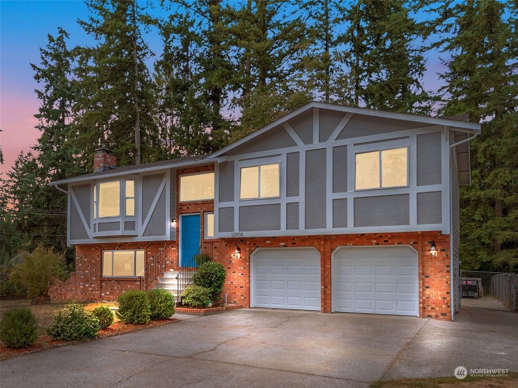 Photo of 12908 52nd Avenue NE, Marysville, WA 98271 (MLS # 2163992)