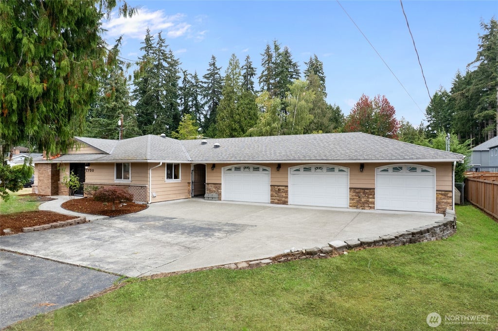 Photo of 1730 216th Street SW, Lynnwood, WA 98036 (MLS # 2582568)