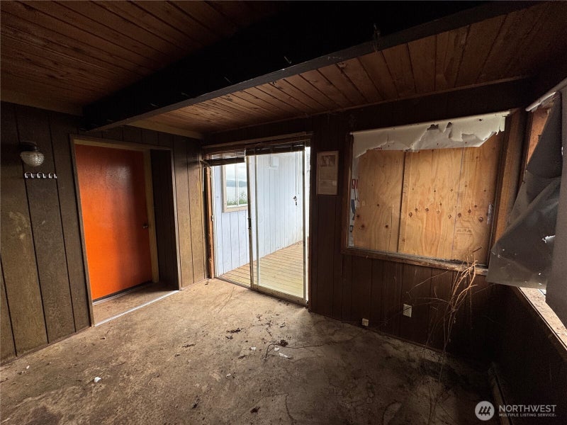 1284 Dines Point Road