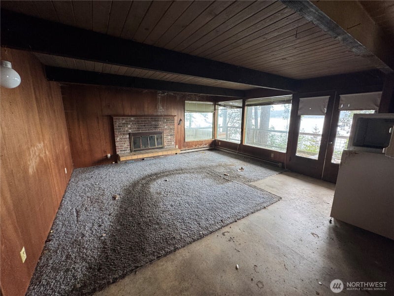 1284 Dines Point Road