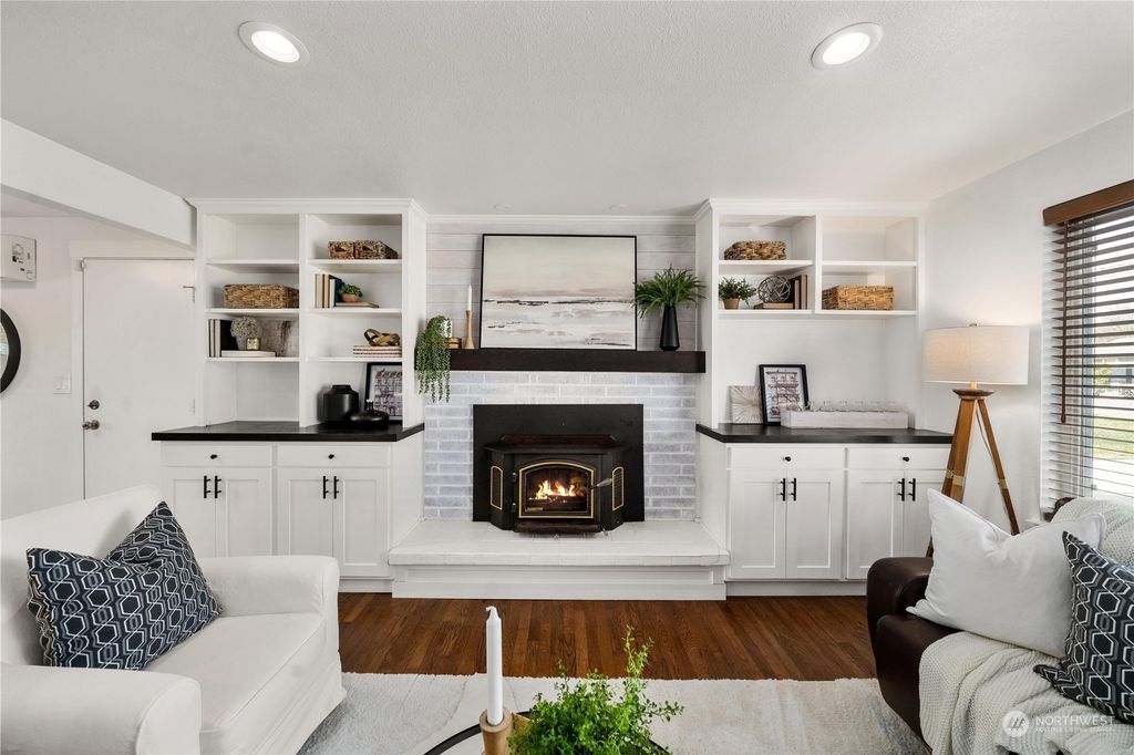 Photo of 1947 SW 350th Street, Federal Way, WA 98023 (MLS # 2035726)