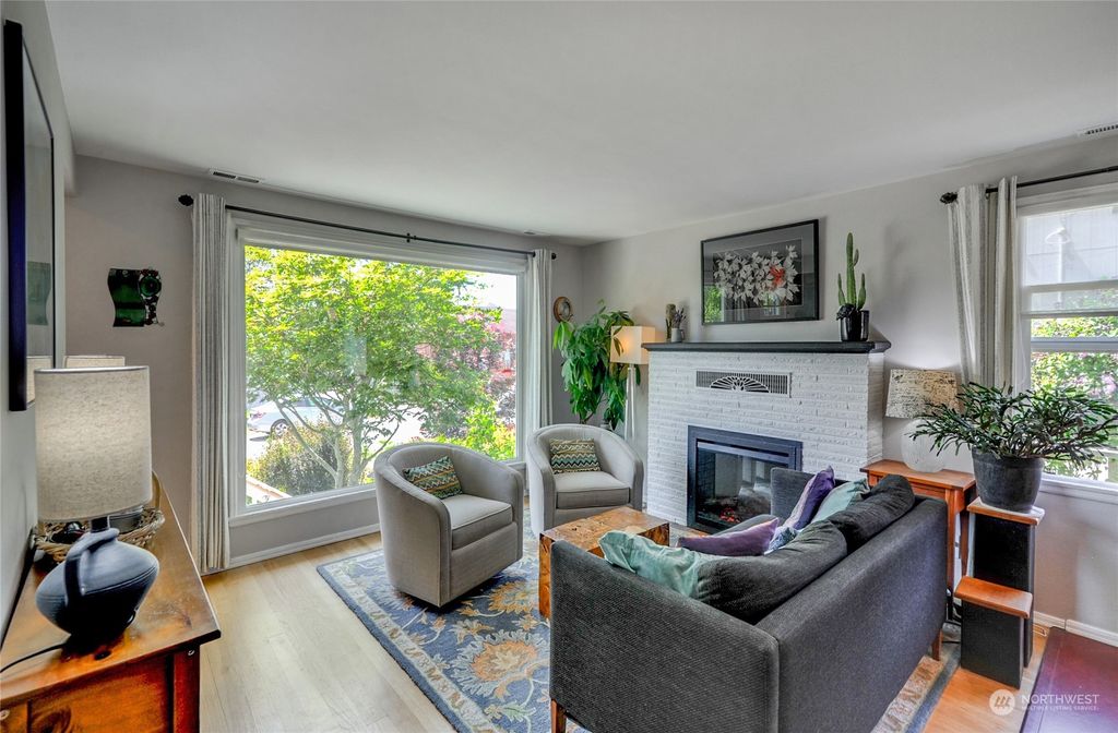 Photo of 1316 NW 70th Street, Seattle, WA 98117 (MLS # 2263601)